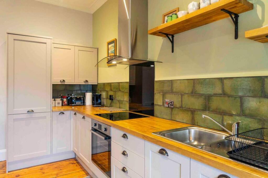 Spacious City Centre Apartment Full Of Character Inverness Buitenkant foto